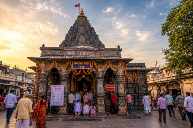 Vishnupad Temple Gaya: History, Sacred Footprint of Lord Vishnu & Complete Travel Guide (2026)