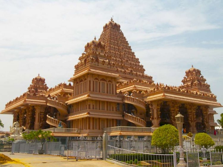 Chhatarpur Temple - Delhi